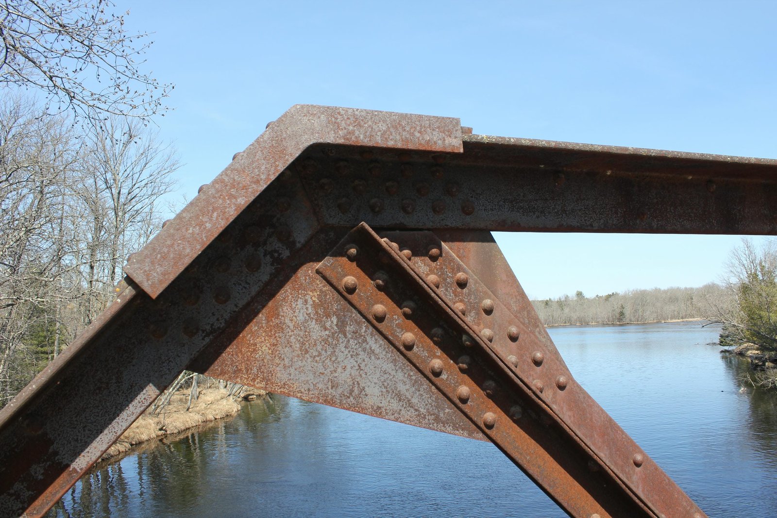 Upper angle connection